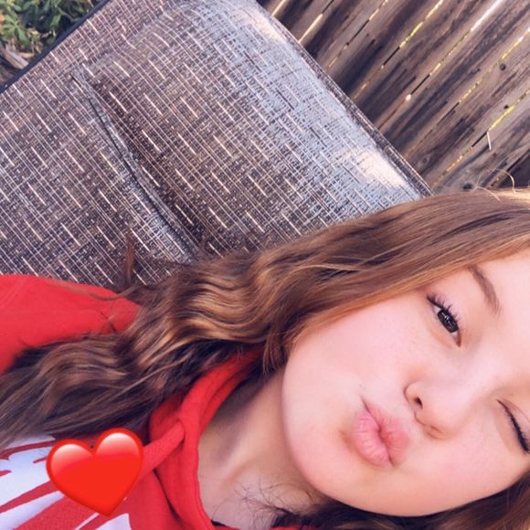 Meet your Posher, Mckenzee - Picture 1 of 1